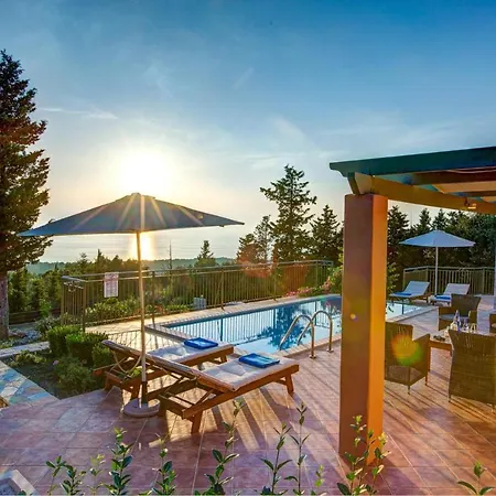 Βίλα Sleeps 5 Pool Air Con Wifi Μάγγανος