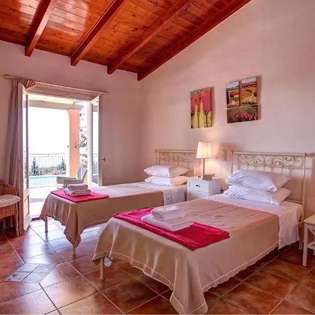 Sleeps 5 Pool Air Con Wifi Βίλα Μάγγανος