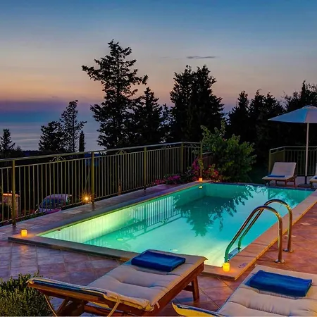 Sleeps 5 Pool Air Con Wifi * Μάγγανος
