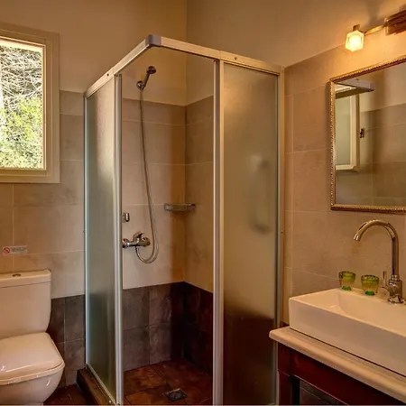 Sleeps 5 Pool Air Con Wifi * Μάγγανος
