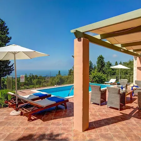 Sleeps 5 Pool Air Con Wifi וילה