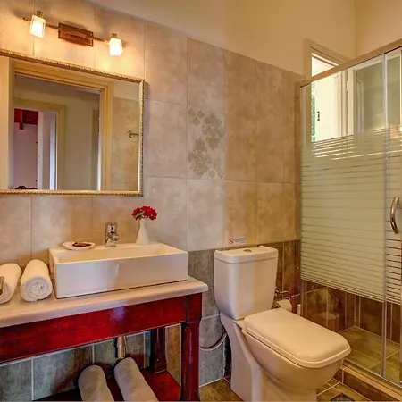 וילה Sleeps 5 Pool Air Con Wifi Mánganos